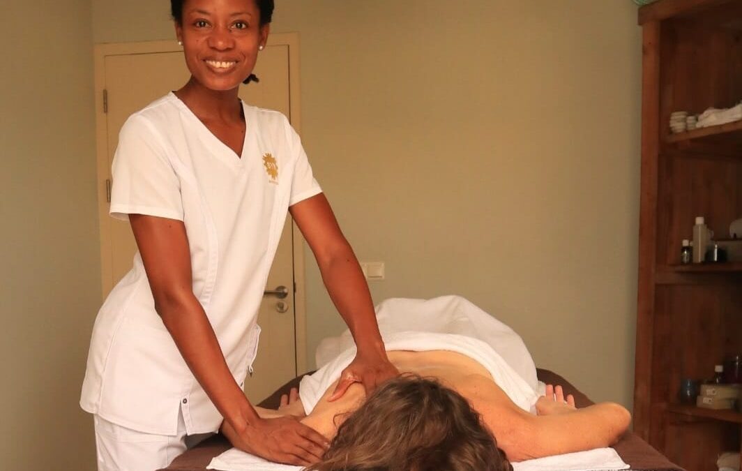 Syreal – Holistic Therapist